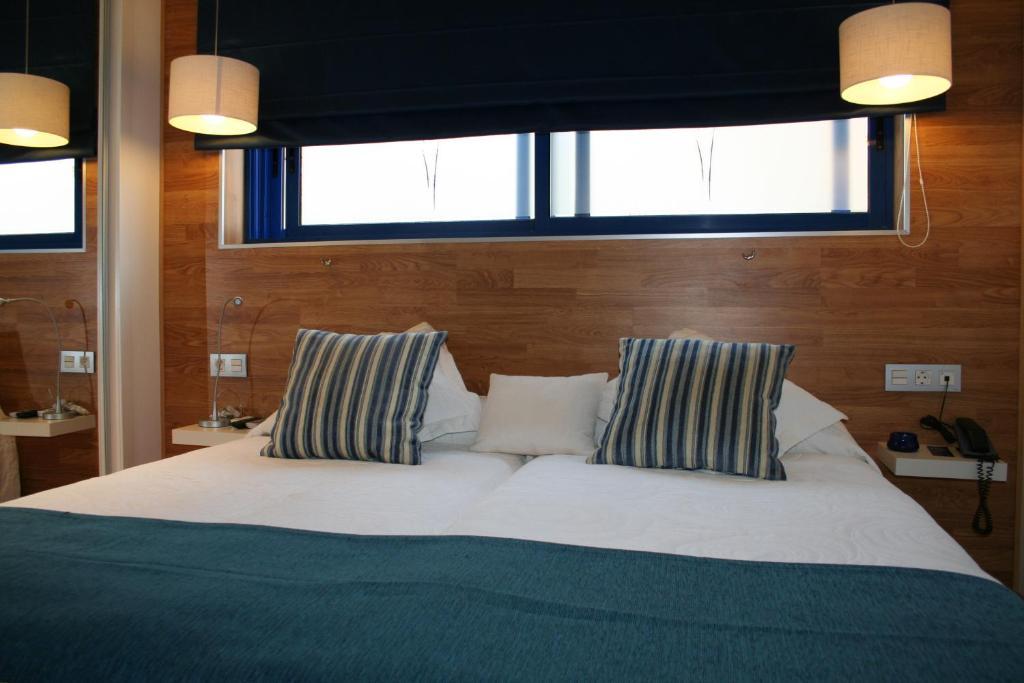 Hotel Fetiche Alojamiento Con Encanto 베니돔 객실 사진